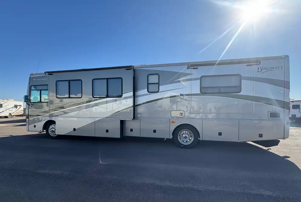 2005 Fleetwood Discovery 39L — driver side profile on the lot
