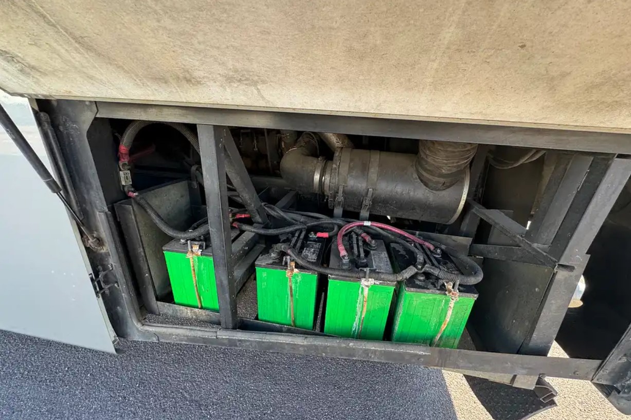 2005 Fleetwood Discovery 39L — new house batteries in the battery compartment